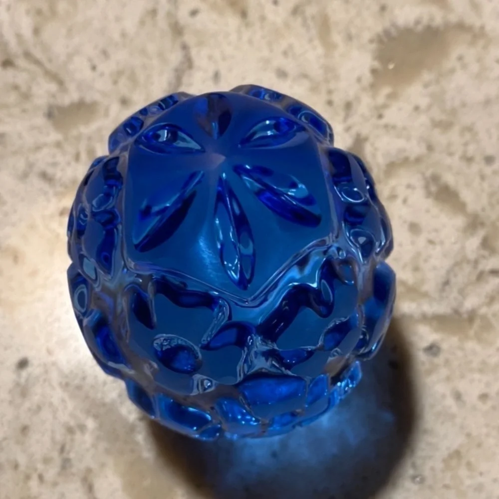 VINTAGE~INDIGO BLUE~GLASS EGG~PAPERWEIGHT~NO CHIPS OR CRACKS~2” x 3 1/4” T~G12